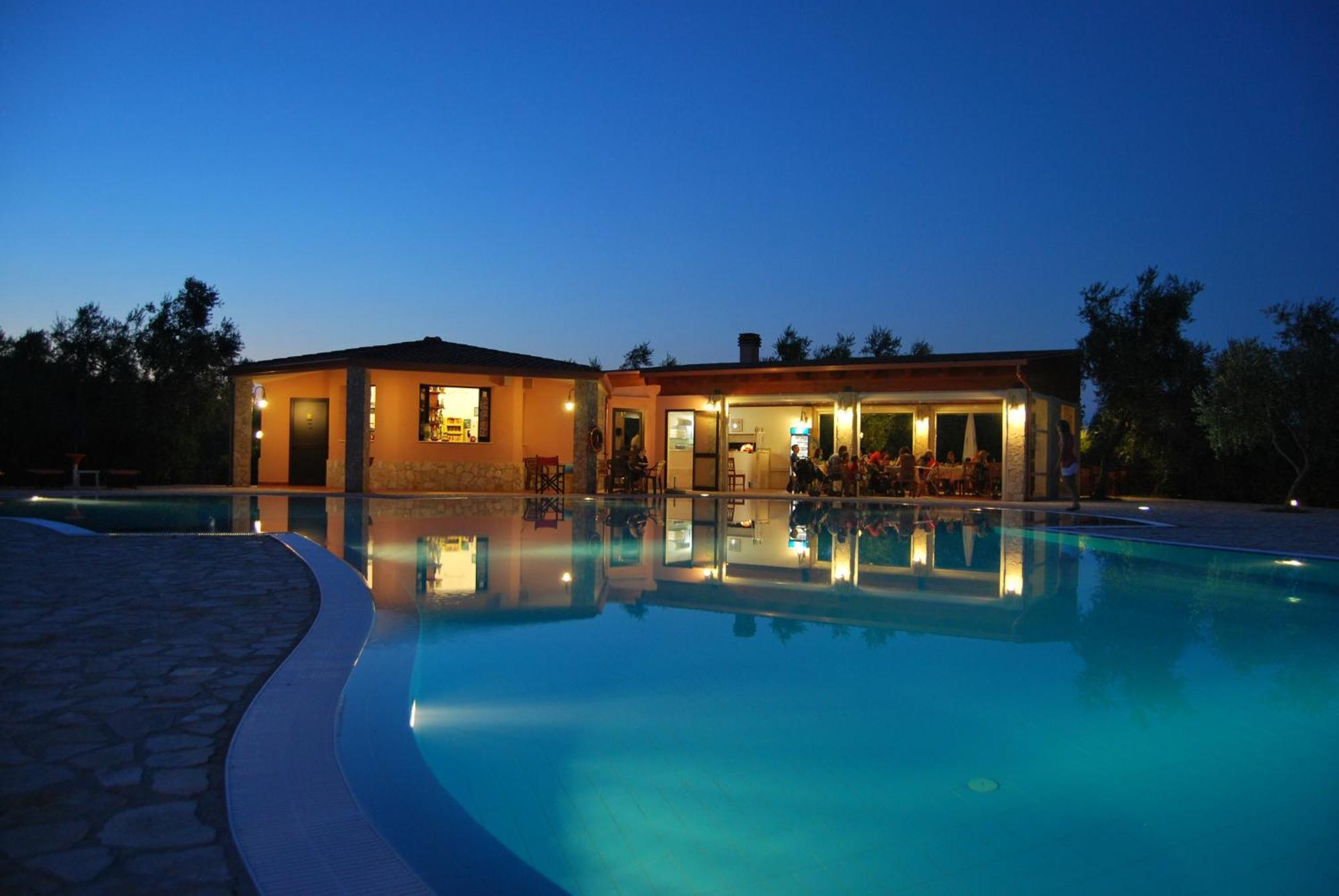 Santa Maria Villaggio Turistico В'єсте Екстер'єр фото