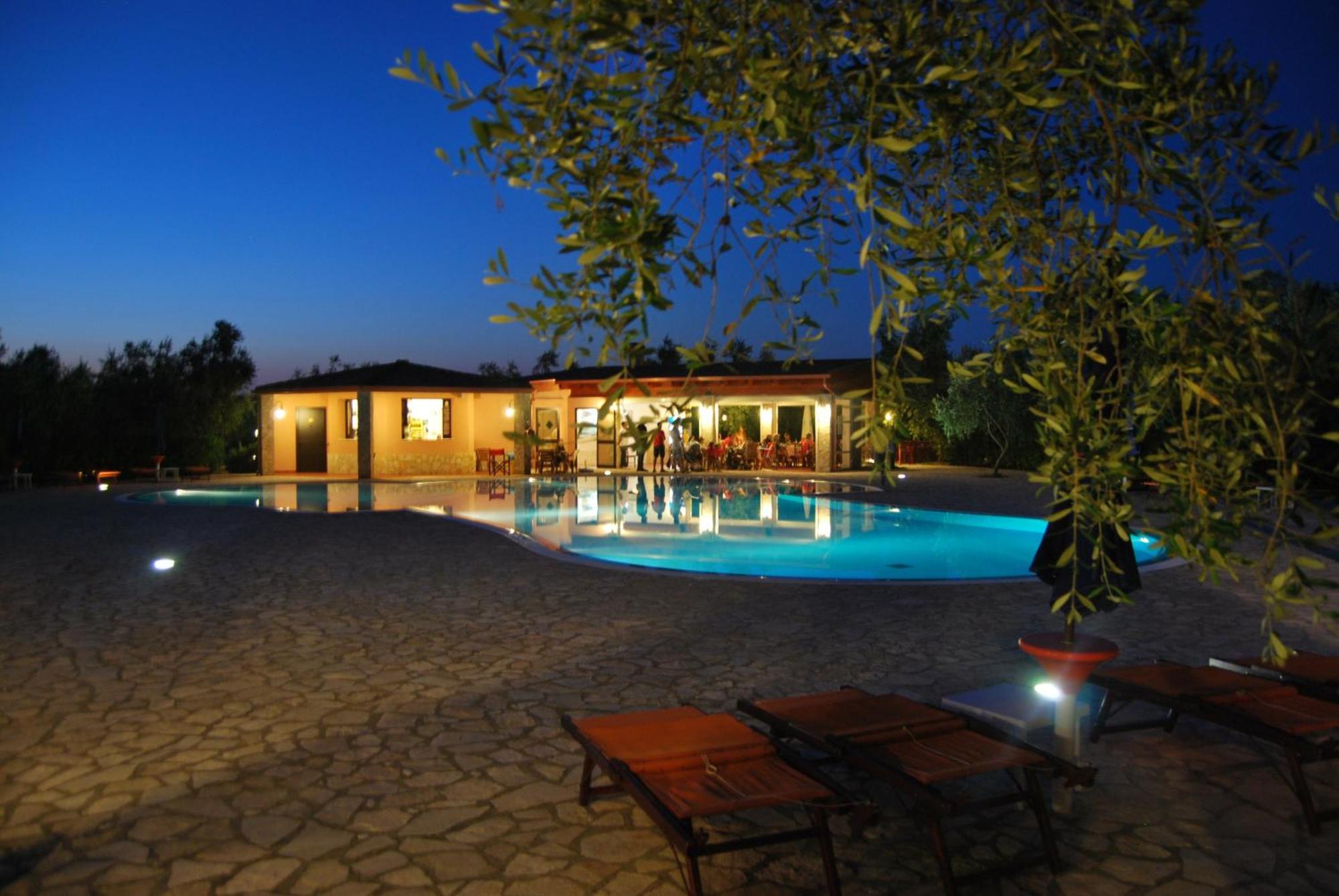 Santa Maria Villaggio Turistico В'єсте Екстер'єр фото